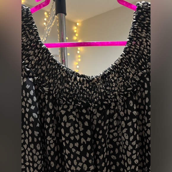 Boutique Ruffle and Dots Black Sheer Flowing Blouse Size L - Picture 13 of 16